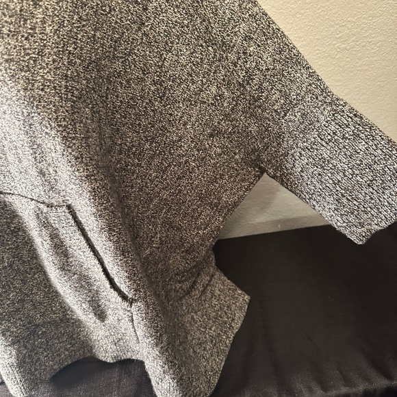 Michael Kors Women’s Grey Knit Batwing 3/4 Sleeve Sweater Sz L Pouch - Picture 3 of 7